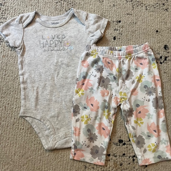 Carter’s girls size 6 months onesie and pant set floral loved happy adorable - Picture 1 of 6